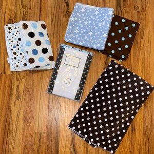 Polka Dot and Star Baby Blankets Set

Swaddle option too!!